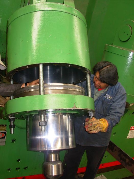 Reparación de Dobladoras, Cizallas y Maquinaria Hidráulica Industrial