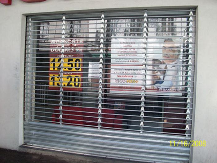 Cortina tubular con eslabón
