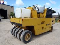 GM105509 COMPACTADORA NEWMATICOS BOMAG BW12R 