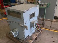 MOTOR DE 300 H.P 440 VOLTS 2 POLOS