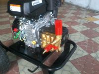 HIDROLAVADORA DE AGUA FRÍA  CON MOTOR A GASOLINA.