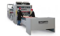 STORTI ..Línea de clavado con dos clavadoras hidráulicas a tapete 