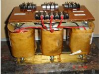 TRANSFORMADOR DE VOLTAJE DE ENTRADA DE 440 VOLTS
