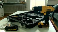 TALADRO ATORNILLADOR INALAMBRICO 20V DE 1/2" DEWALT DCD771C2